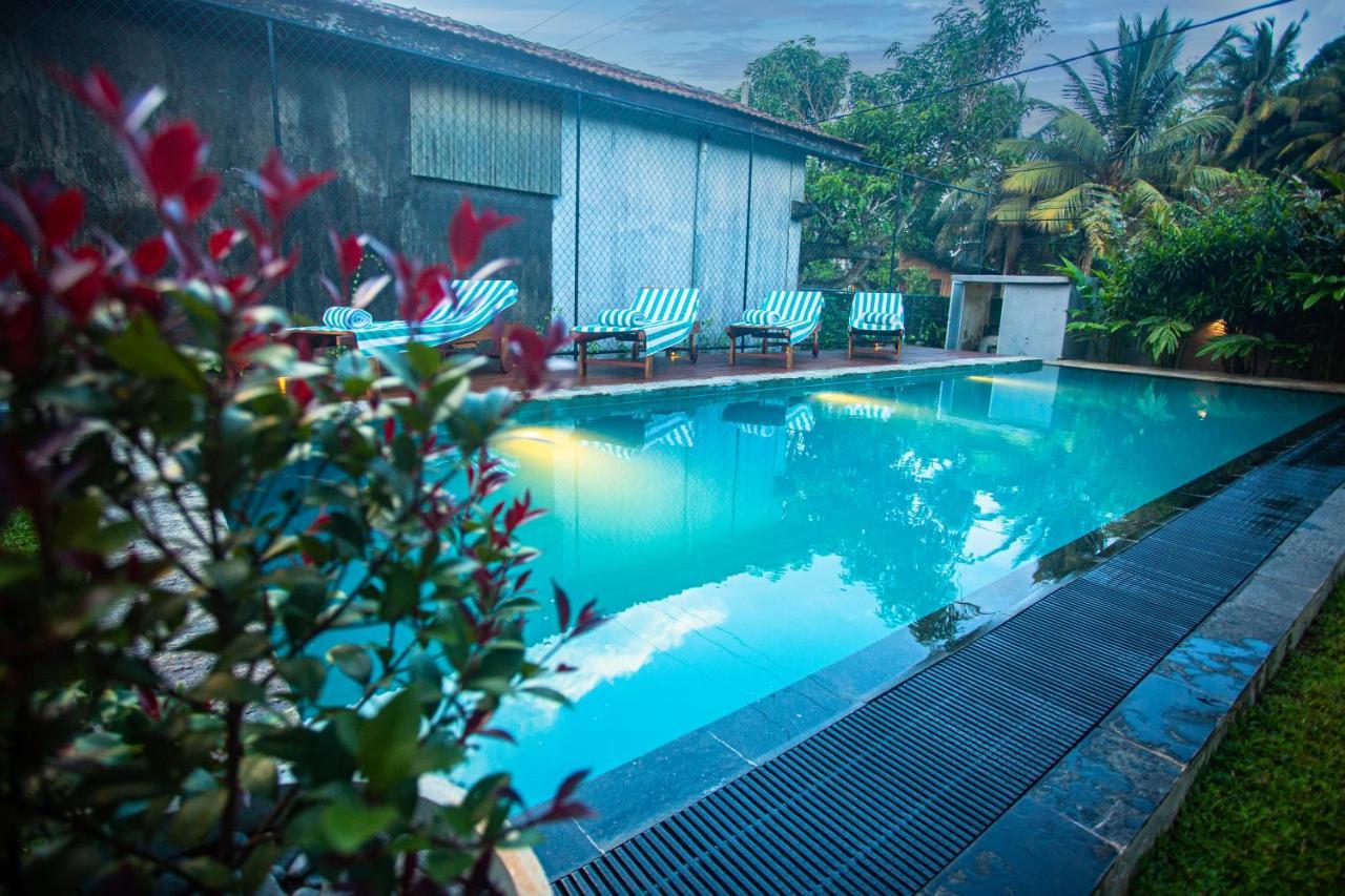 The Shades กอลล์ ภายนอก รูปภาพ